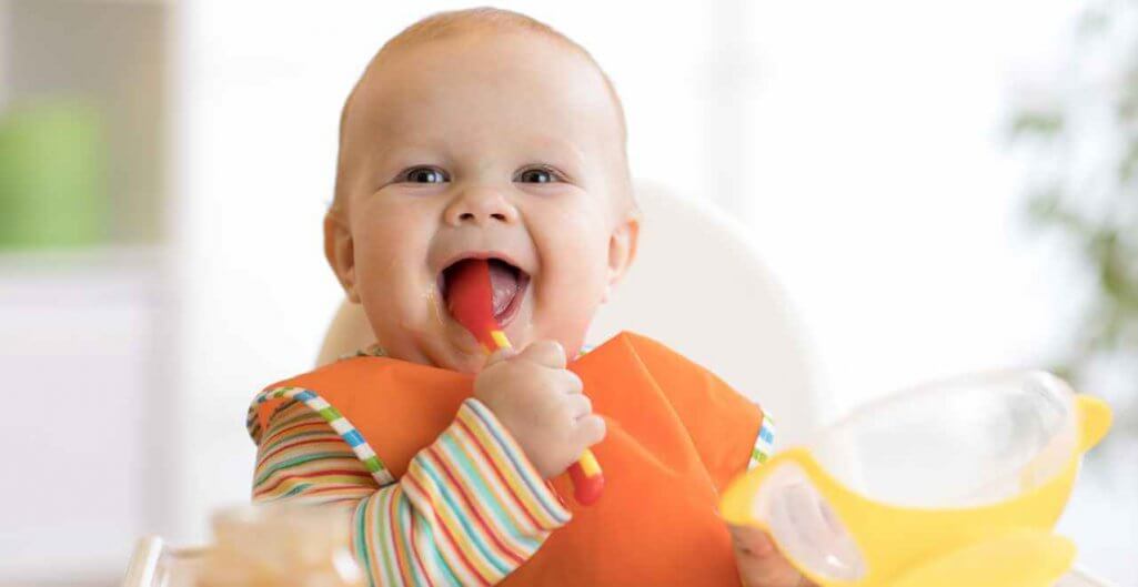 Бебешко хранене: Какво трябва да яде вашето бебе според възрастта?